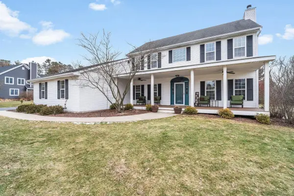 N56W33191 Ivy LANE, Nashotah, WI 53058