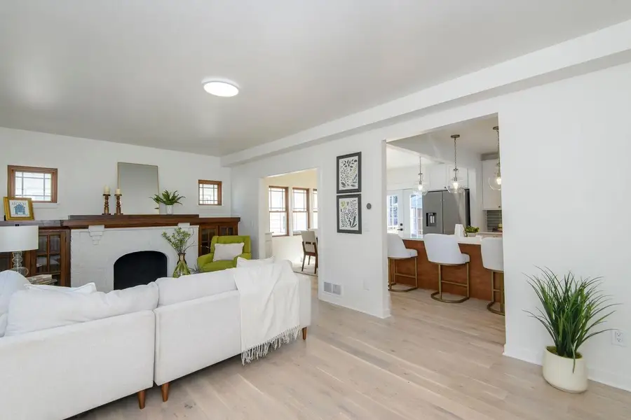 5821 W Wells STREET, Wauwatosa, WI 53213 - #3