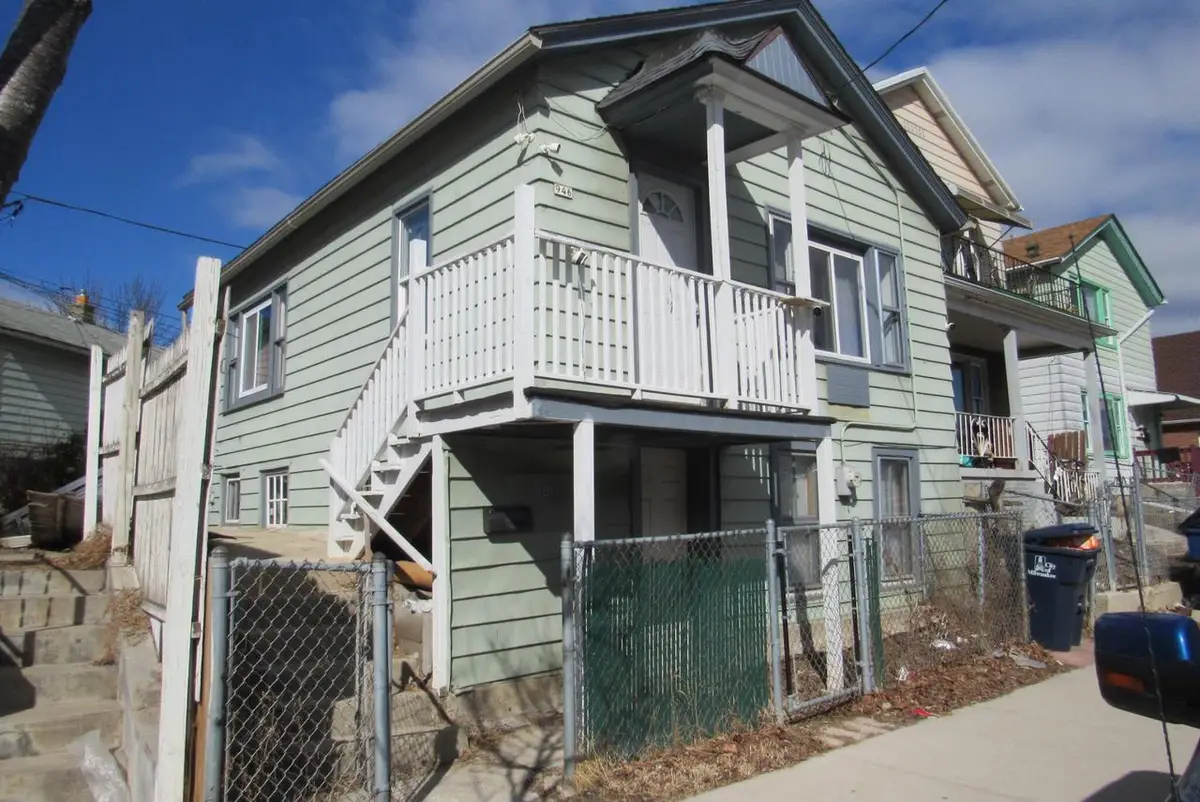 946 W Windlake AVENUE, Milwaukee, WI 53204 - #1