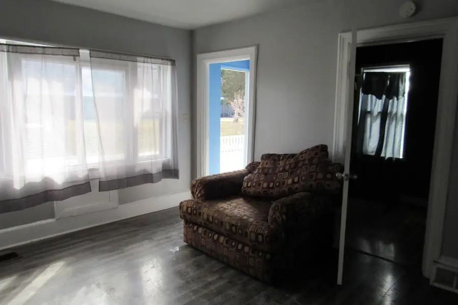 946 W Windlake AVENUE, Milwaukee, WI 53204 - #3