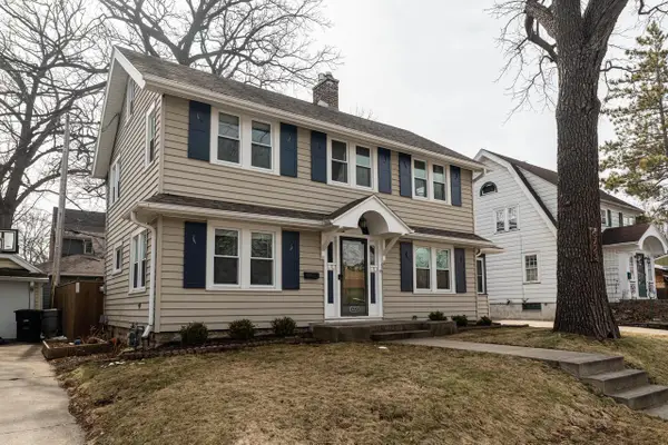 6723 W Wells STREET, Wauwatosa, WI 53213
