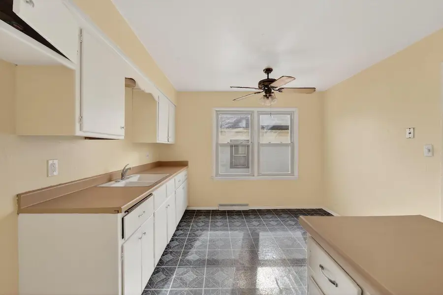 6908 N 42nd STREET, Milwaukee, WI 53209 - #3