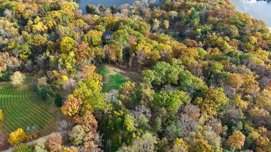 6644 N SHAWMOORS DRIVE, Hartland, WI 53029 - #2