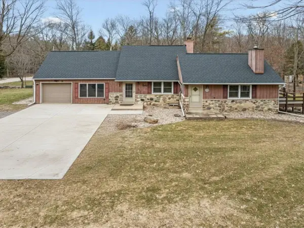 3973 Oak AVENUE, West Bend, WI 53095