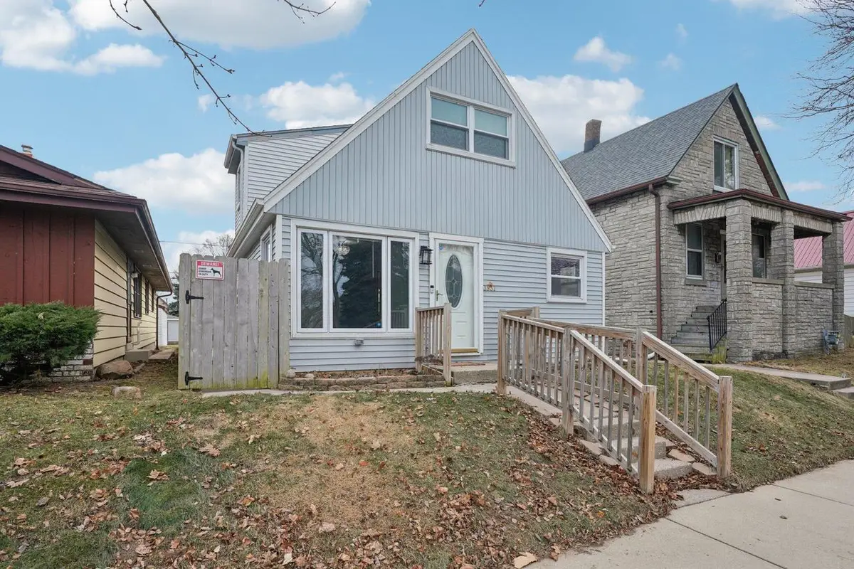 3937 E Squire AVENUE, Cudahy, WI 53110 - #1