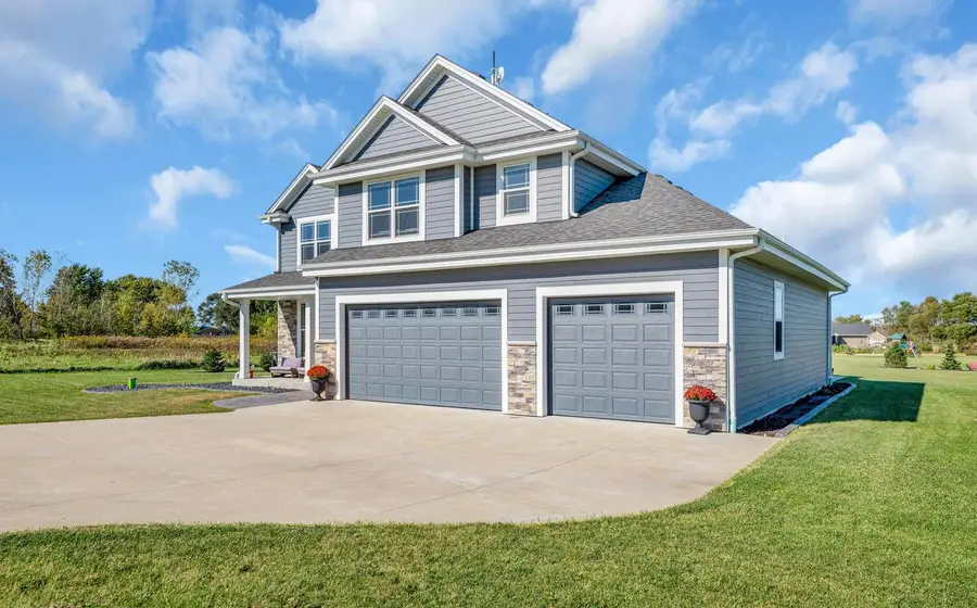 W2464 Leasure WAY, East Troy, WI 53120 - #3