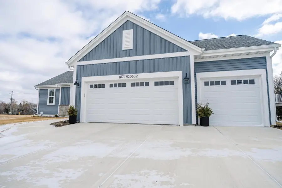 N174W20632 Laurel Springs CIRCLE, Jackson, WI 53037 - #3