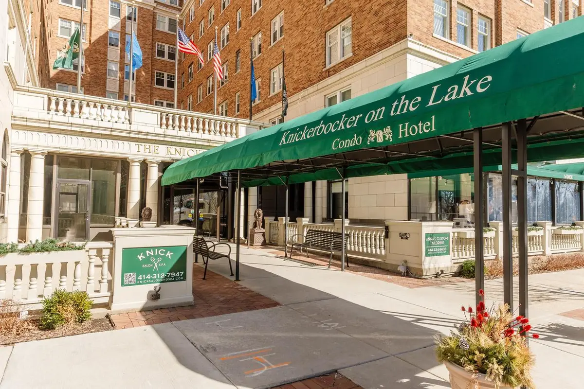 1028 E Juneau AVENUE #220, Milwaukee, WI 53202 - #1