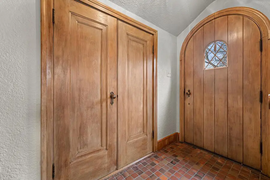 5934 N Kent AVENUE, Whitefish Bay, WI 53217 - #2