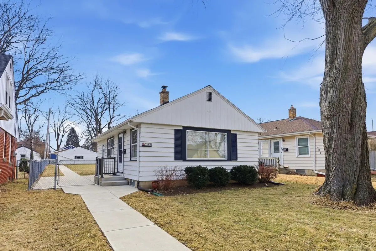 195 W Warnimont AVENUE, Milwaukee, WI 53207 - #1