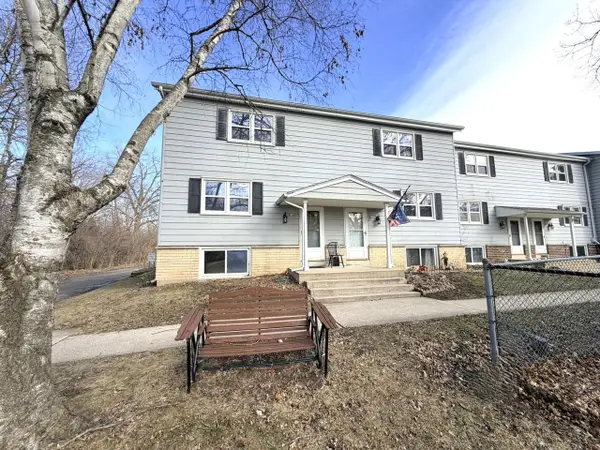 234 Wolf DRIVE, Dousman, WI 53118