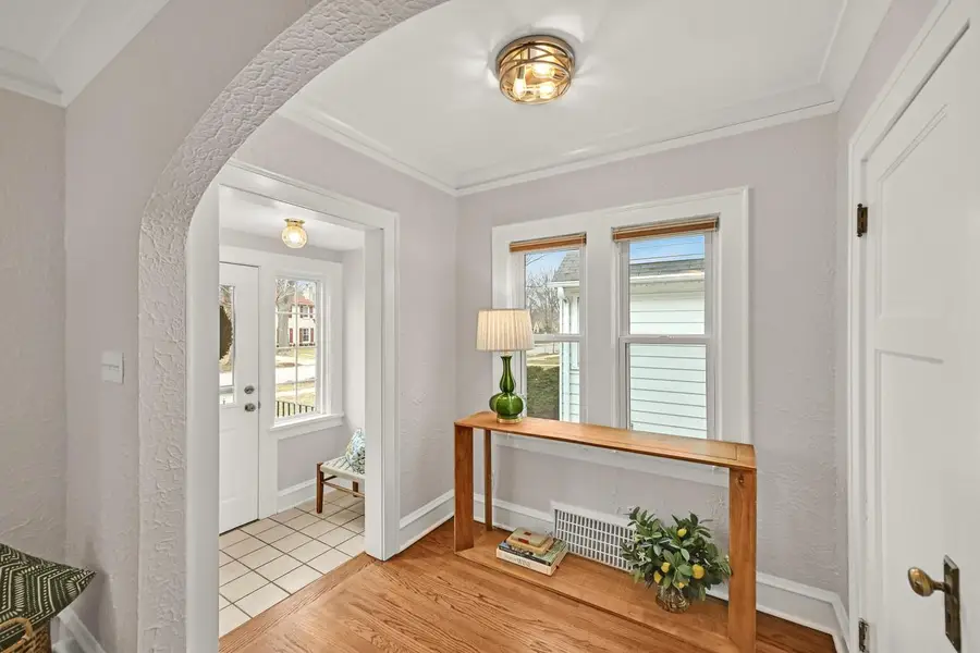 5842 N Bay Ridge AVENUE, Whitefish Bay, WI 53217 - #3