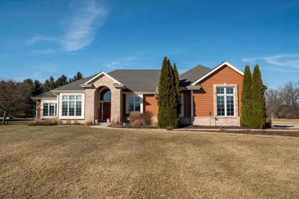 S101W32920 Westpointe DRIVE, Mukwonago, WI 53149