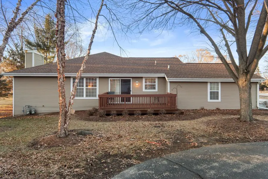 1914 E Sunset DRIVE, Waukesha, WI 53189 - #3