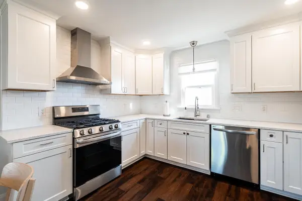 3200 S Chase AVENUE, Milwaukee, WI 53207