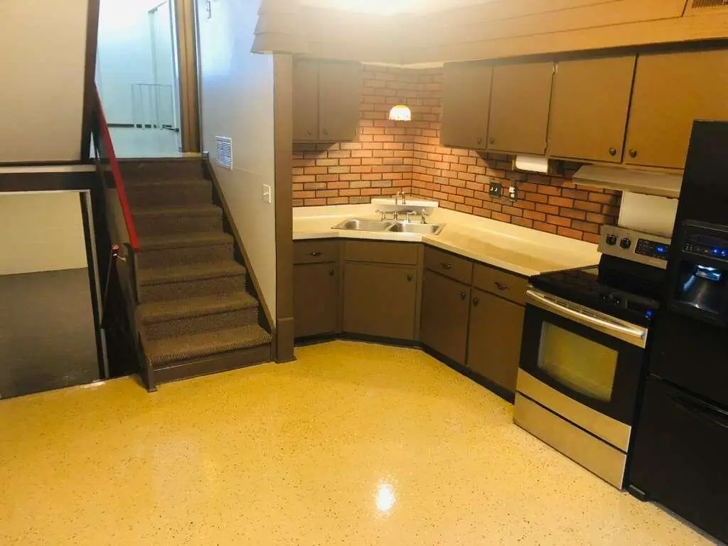 8901 N Swan ROAD #D, Milwaukee, WI 53224 - #1