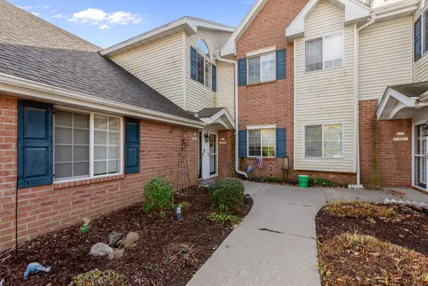 S77W19351 Lakewood DRIVE, Muskego, WI 53150