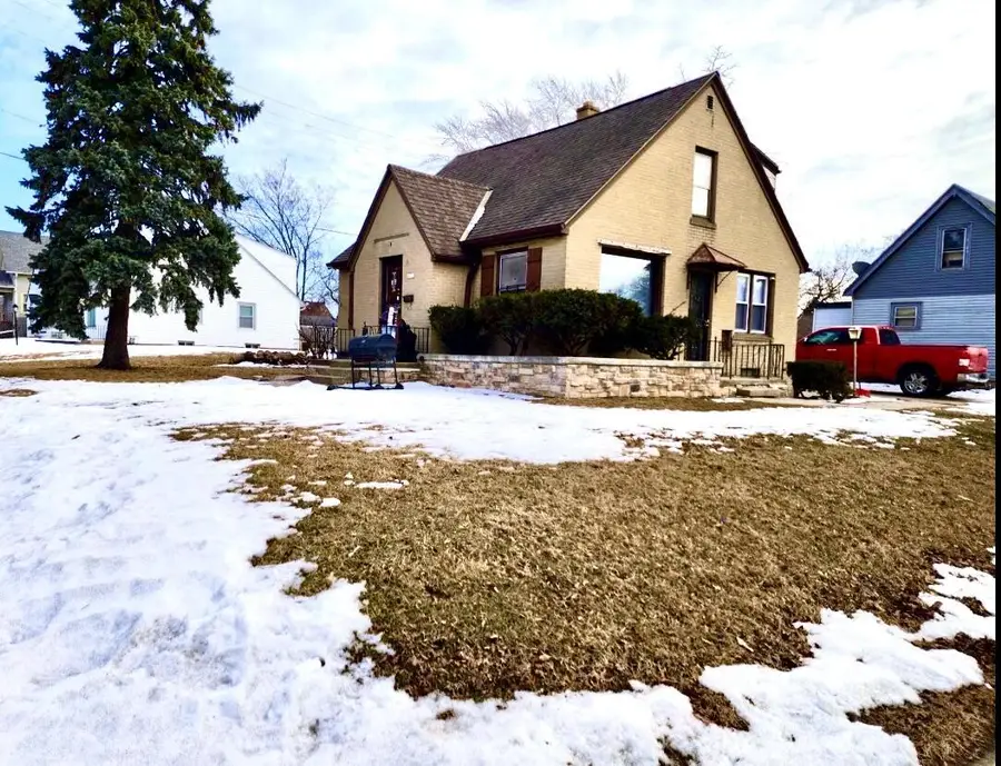 4235 W Fairmount AVENUE, Milwaukee, WI 53209 - #2