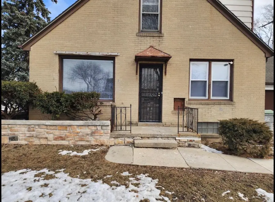 4235 W Fairmount AVENUE, Milwaukee, WI 53209 - #3