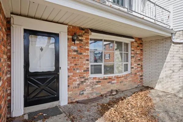 5075 W Colonial COURT, Greenfield, WI 53220