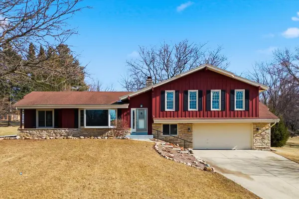 3238 Hawthorne LANE, Hartford, WI 53027