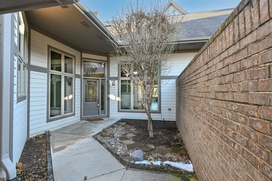 7513 W Tuckaway Pines CIRCLE, Franklin, WI 53132 - #2