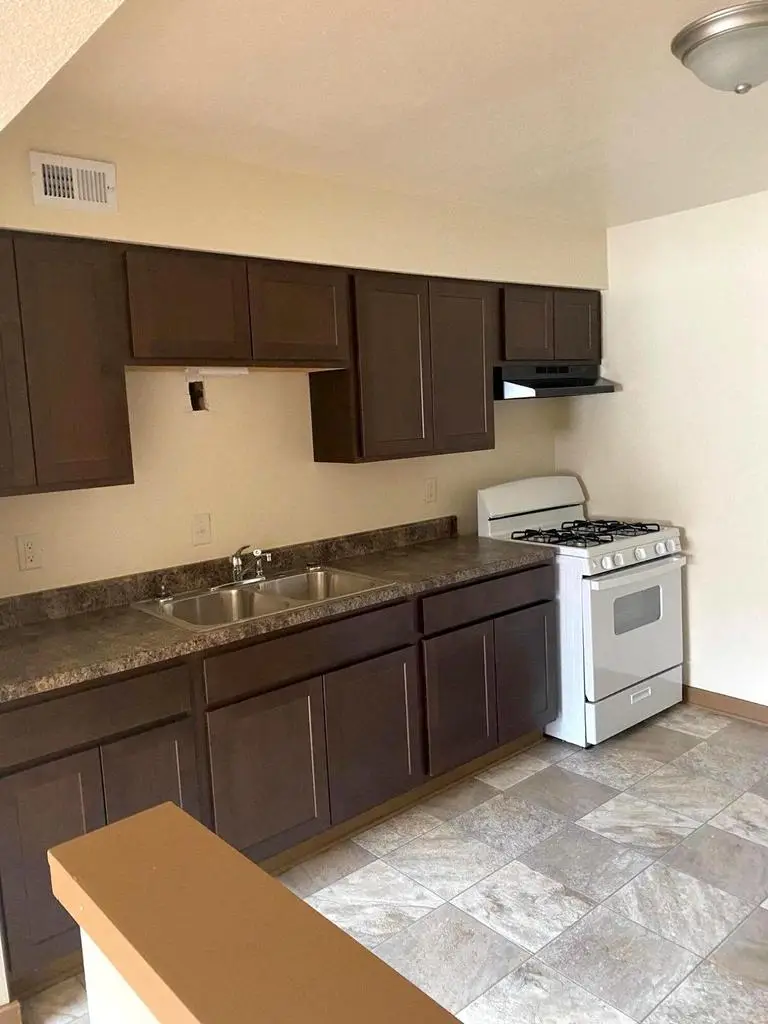 7825 W Hampton AVENUE, Milwaukee, WI 53218 - #3