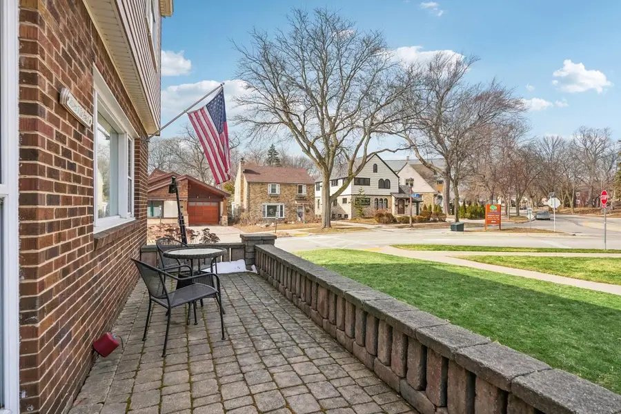 1601 E Menlo BOULEVARD, Shorewood, WI 53211 - #3