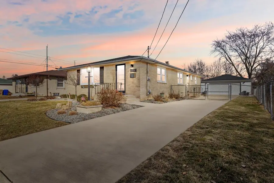 2219 17th AVENUE, Kenosha, WI 53140 - #2