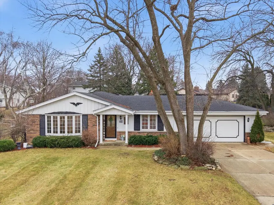 2535 S Brookside COURT, New Berlin, WI 53151 - #2