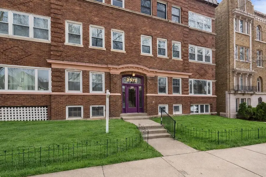 2572 N Prospect AVENUE #D, Milwaukee, WI 53211 - #2
