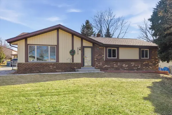 9045 W Rochelle AVENUE, Milwaukee, WI 53224