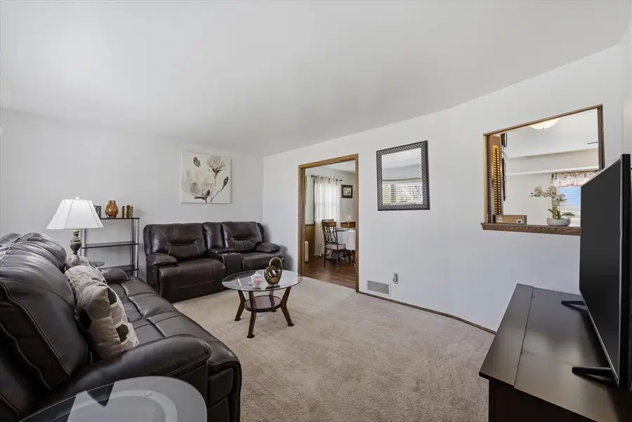 9045 W Rochelle AVENUE, Milwaukee, WI 53224 - #2