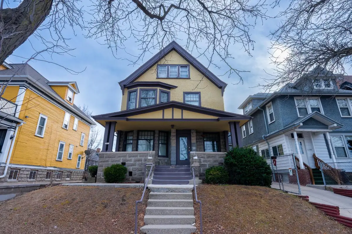 3601 W Highland BOULEVARD, Milwaukee, WI 53208 - #1