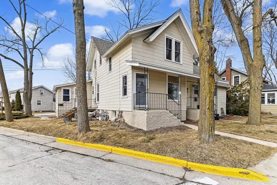 127 Clark STREET, Pewaukee, WI 53072 - #2