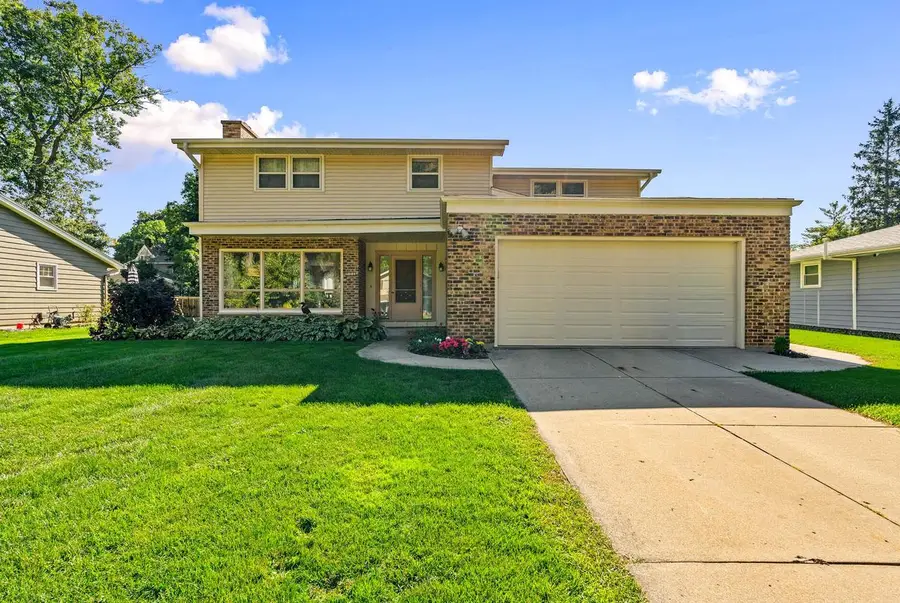 631 E Wilson STREET, Oconomowoc, WI 53066 - #2