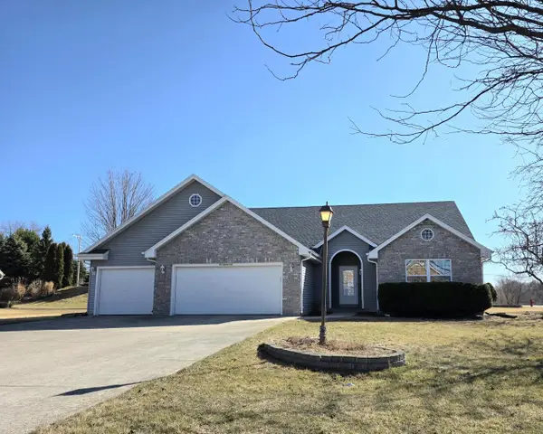 W172N10110 Woodbridge LANE, Germantown, WI 53022