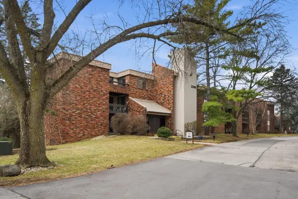 2300 W Good Hope ROAD #340, Glendale, WI 53209