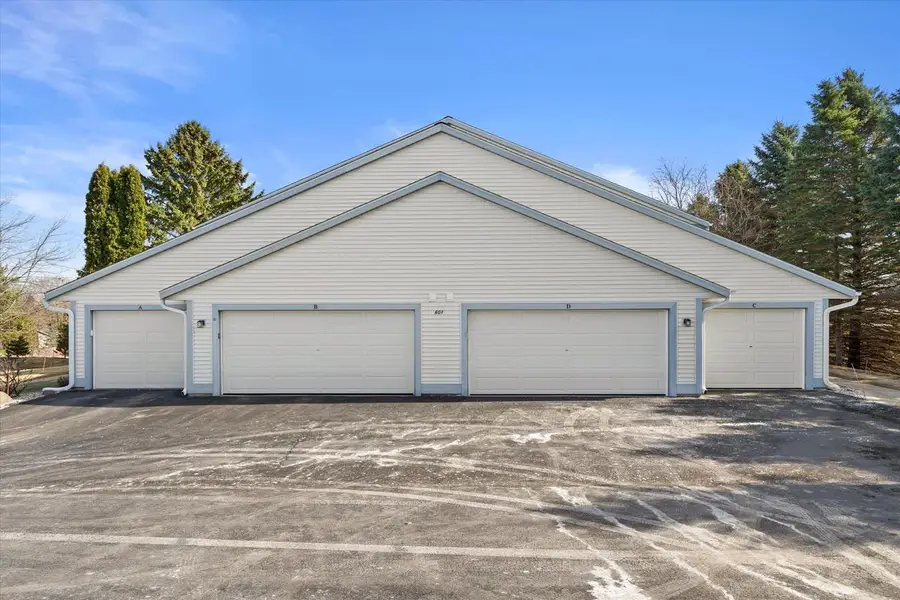 601 Barrington COURT #D, West Bend, WI 53095 - #3