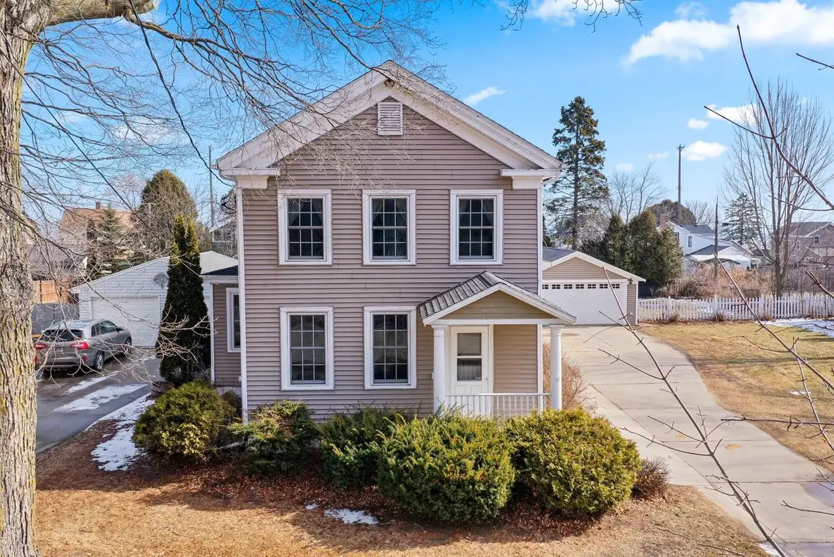 523 N 5th STREET, Manitowoc, WI 54220 - #1