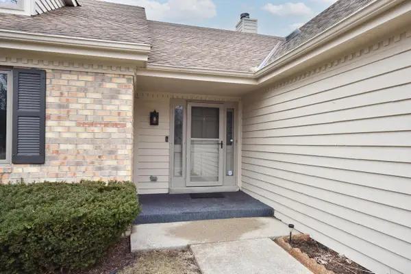 5458 Wild Cherry CIRCLE, Greendale, WI 53129