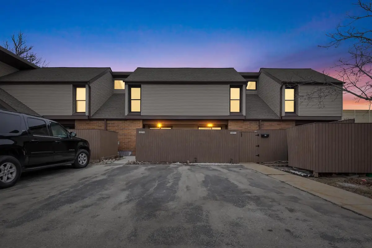 1621 W Edgerton AVENUE #J, Milwaukee, WI 53221 - #1