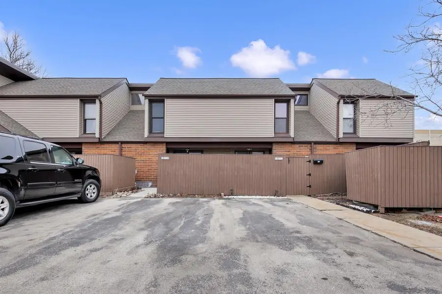 1621 W Edgerton AVENUE #J, Milwaukee, WI 53221 - #2