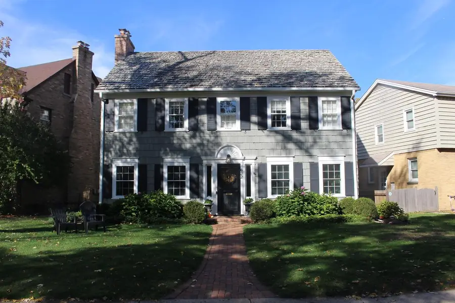 622 E Lexington BOULEVARD, Whitefish Bay, WI 53217 - #2