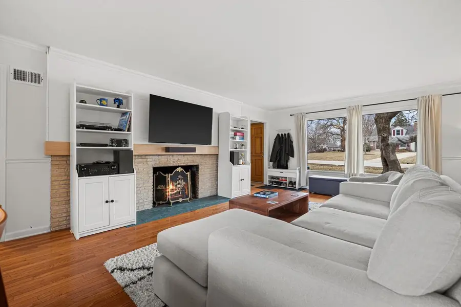 1170 Forest LANE, Brookfield, WI 53005 - #2