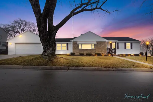 4630 W Anthony DRIVE, Greenfield, WI 53219