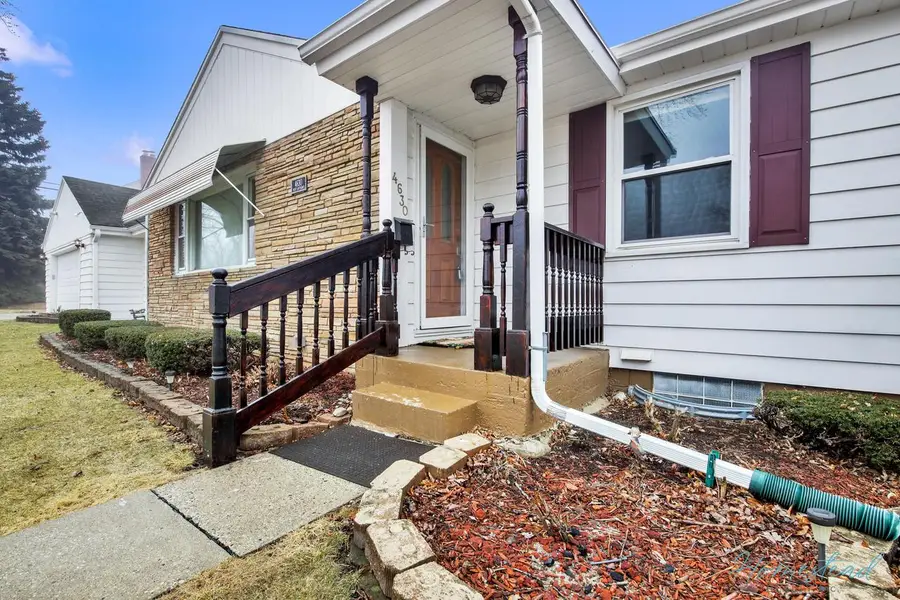 4630 W Anthony DRIVE, Greenfield, WI 53219 - #3