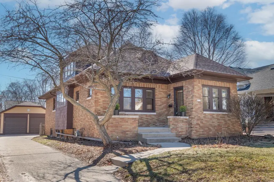 1913 E Beverly ROAD, Shorewood, WI 53211 - #2