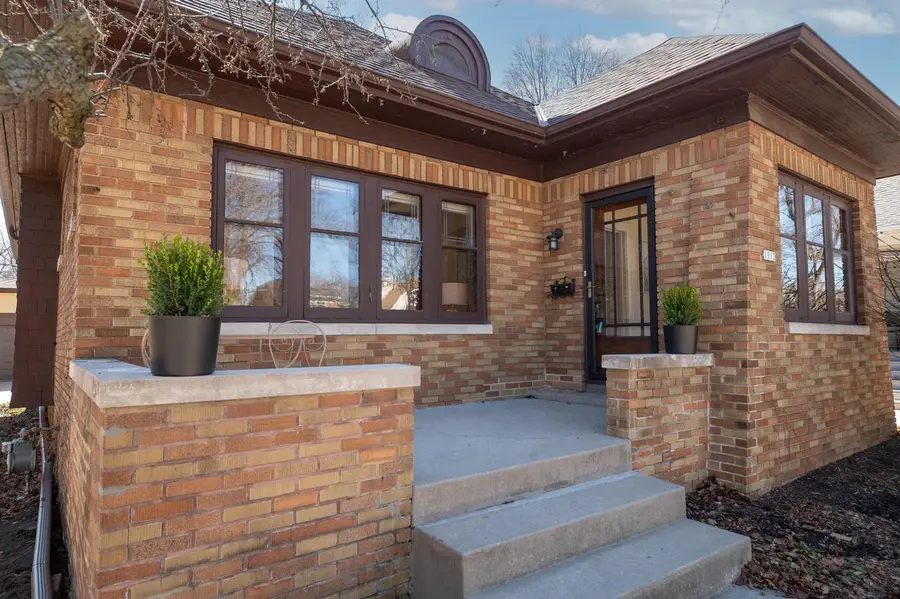 1913 E Beverly ROAD, Shorewood, WI 53211 - #3