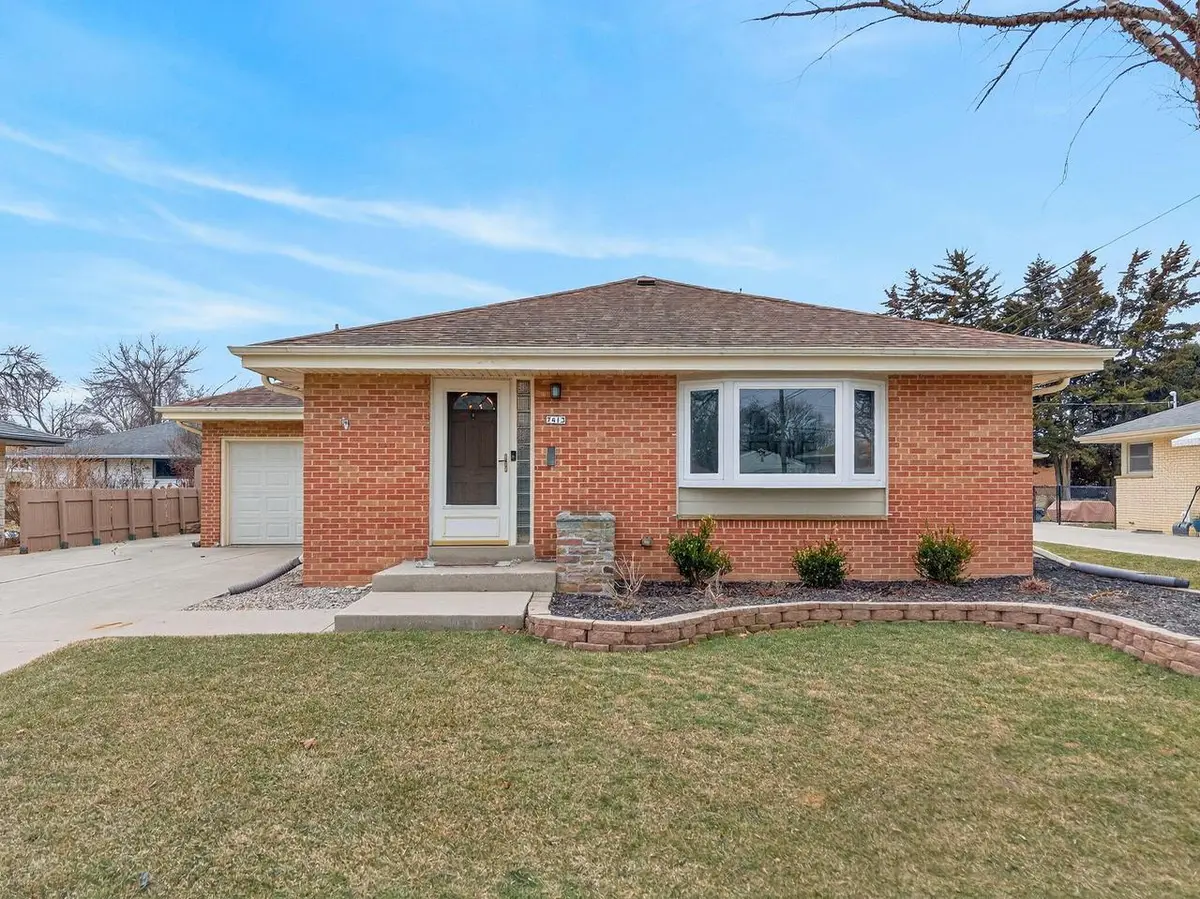 7413 W Ohio AVENUE, Milwaukee, WI 53219 - #1